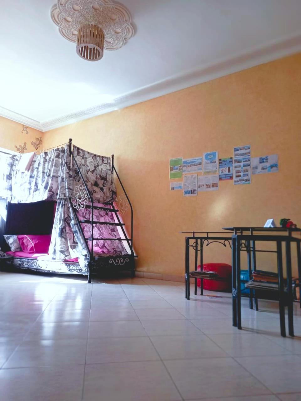 Aertisticspace In The Center 4Bunk Dormroom Танжер Стая снимка